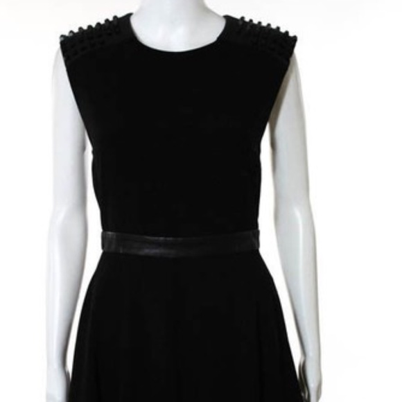 Alice and Olivia - size large - black knee length dress - Picture 1 of 6